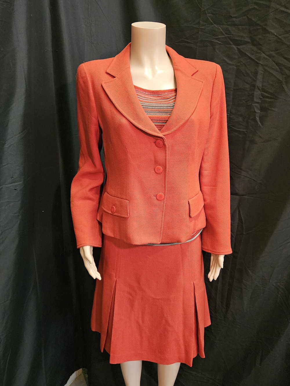 A07 Armani Collezioni Red Women's Three-Piece Suit Sizes 10 12 14